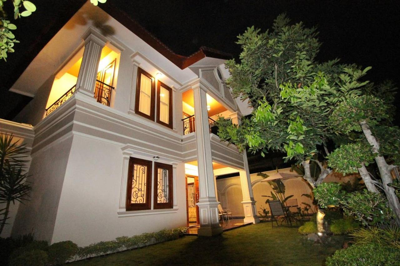 Fernasya House Villa Jogjakarta Buitenkant foto